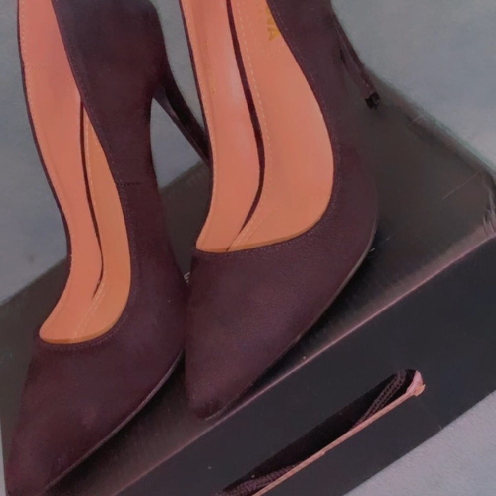All black Fashion Nova heels